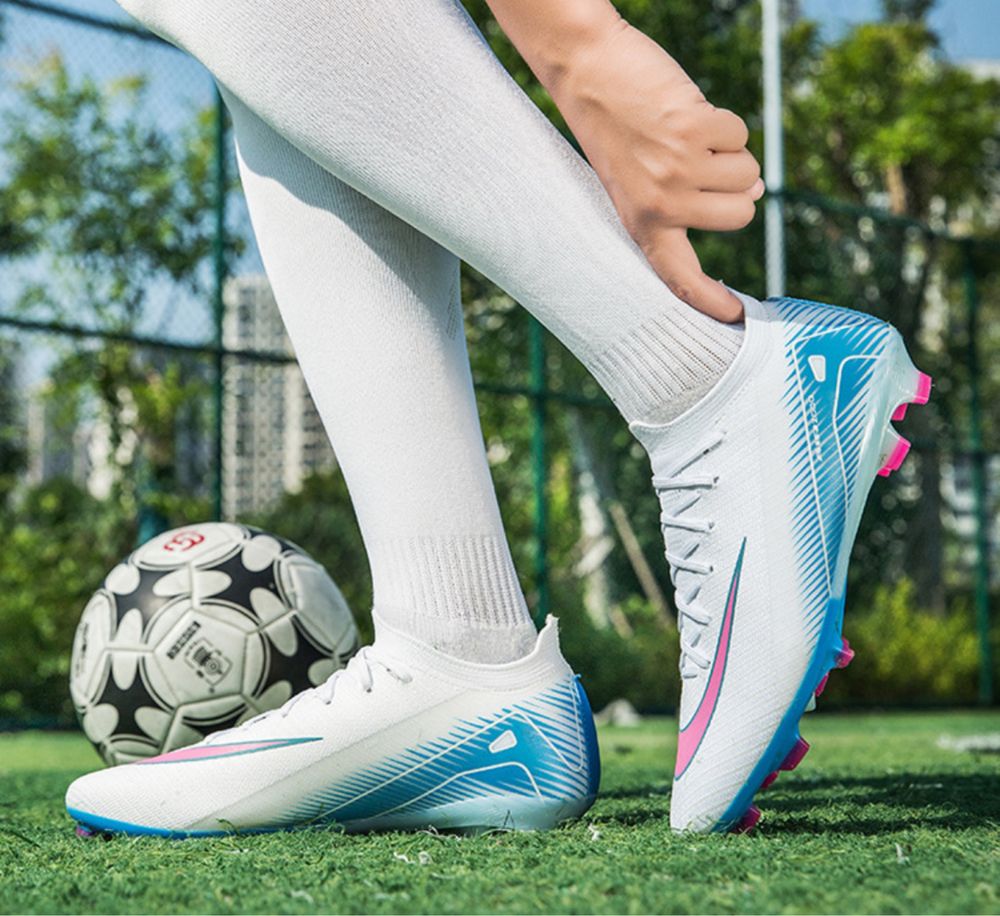 Buty piłkarskie korki obuwie piłka nożna futbolówki lanki orlik