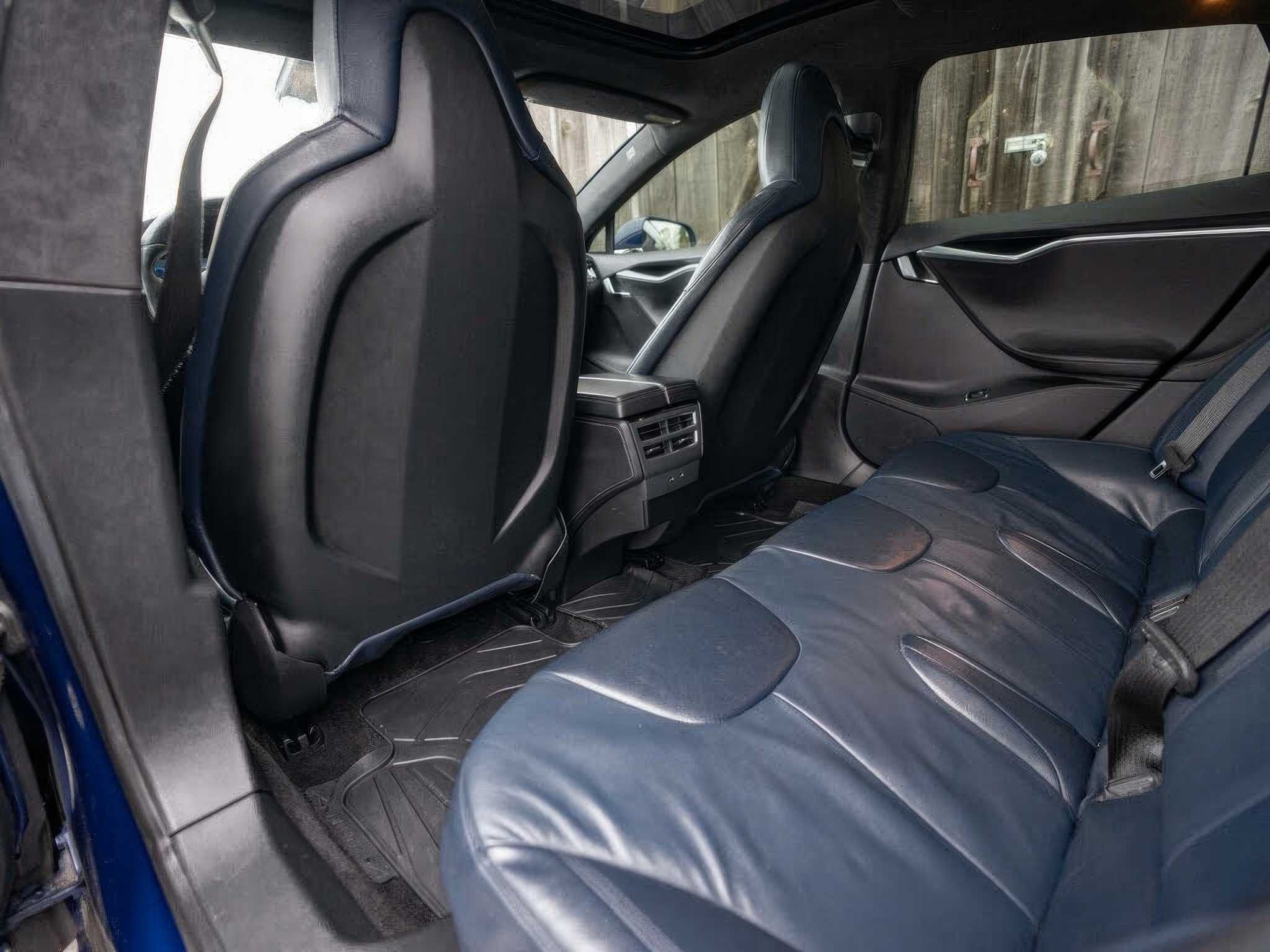 Tesla  Model S 2016