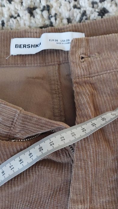 Brązowe spodnie baggy Bershka