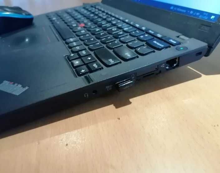 Laptop Lenovo X240 500 GB i5-4300 2.5 GHz + plecak