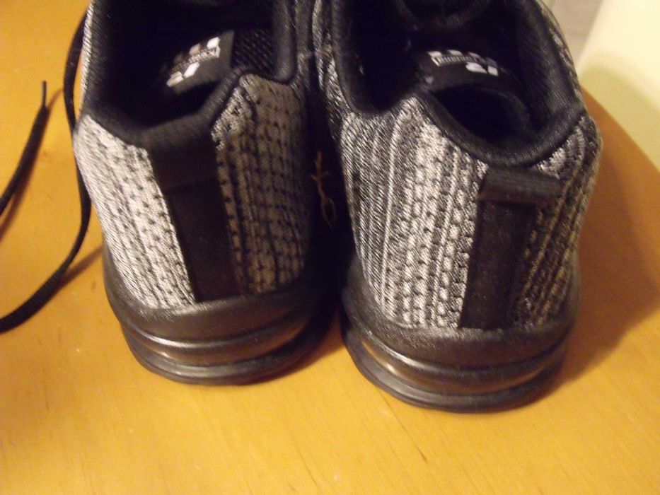 męskie buty sportowe Keep Running