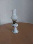 Porcelanowa lampa naftowa