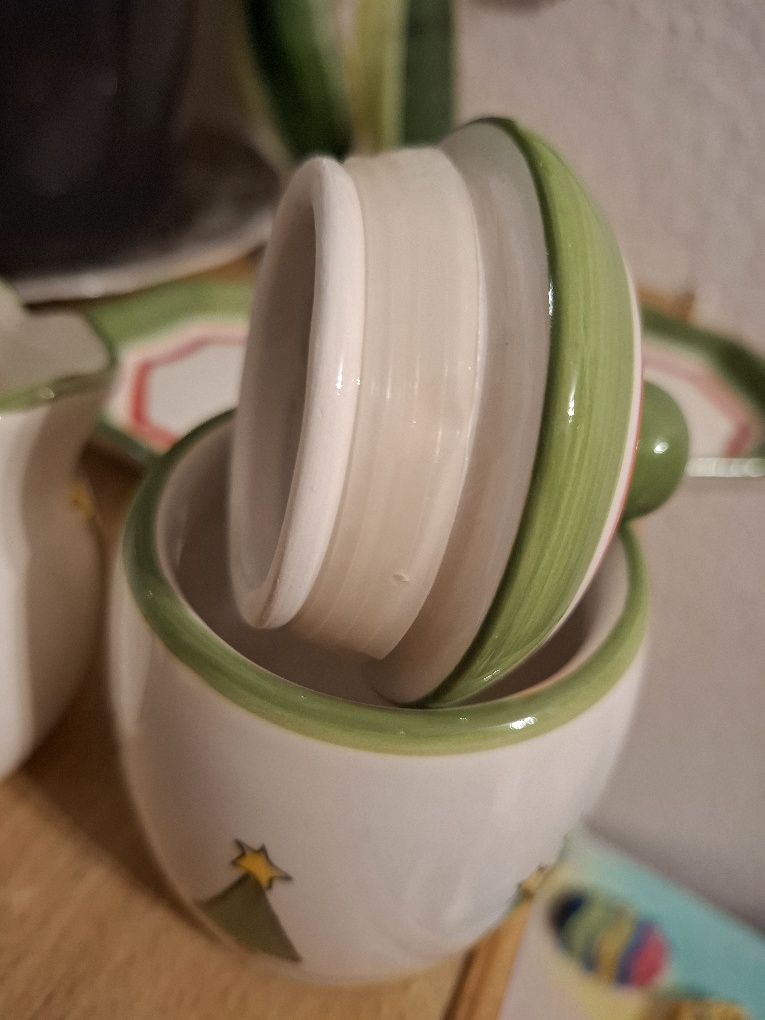 Ozdobny,świąteczny zestaw porcelany, mlecznik,pojemnik i półmisek
