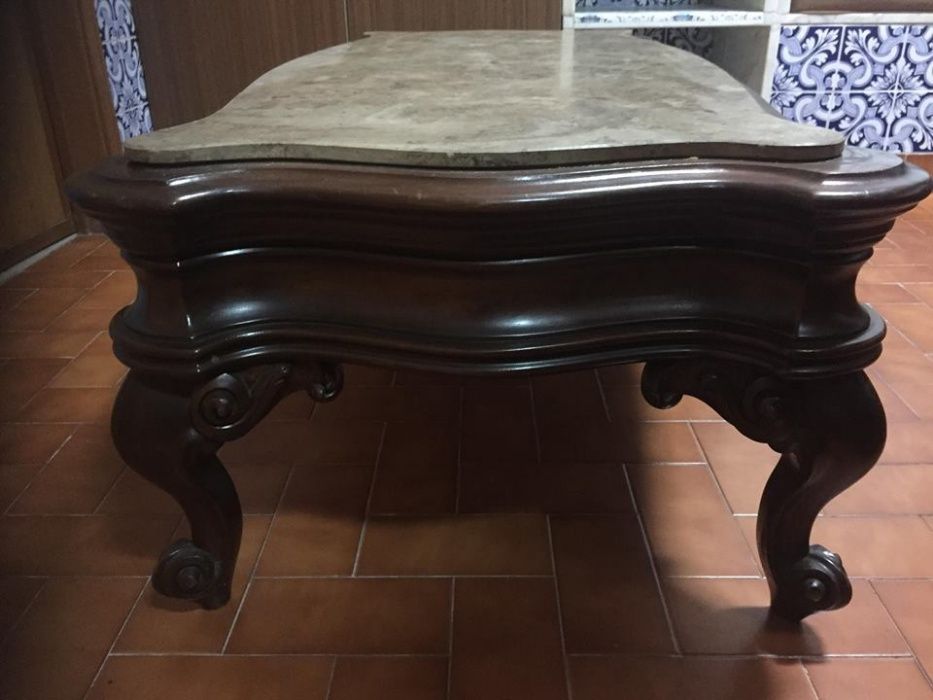 VENDO Mesa em Pedra - Muito Rústica! (Estilo: Vintage)