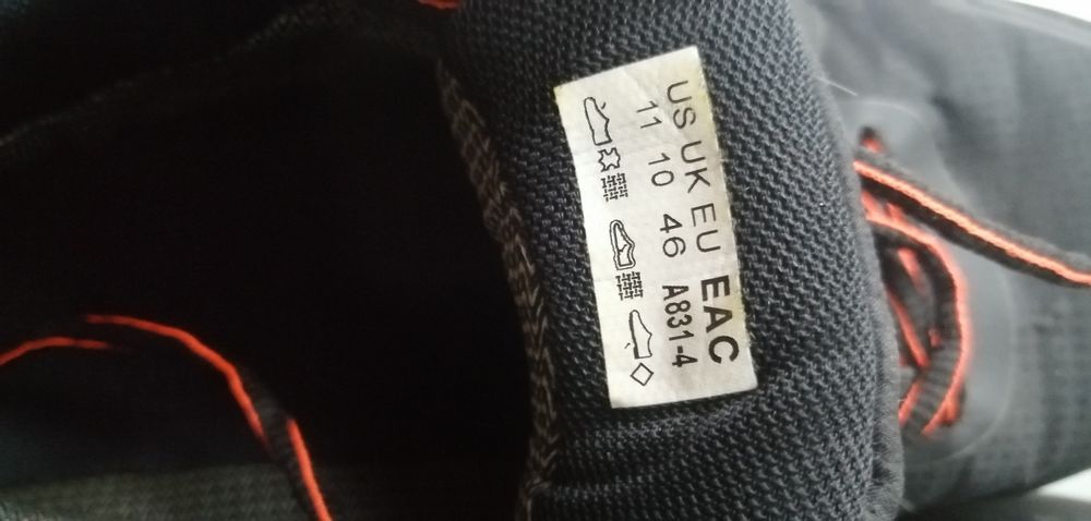 Продам чоловічі кросівки nike.