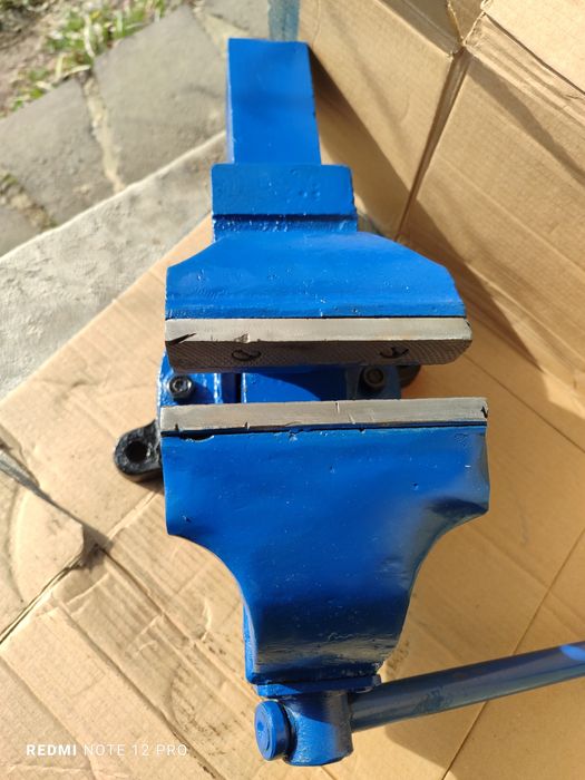 Мощные слесарные поворотные тиски 140  мм СССР