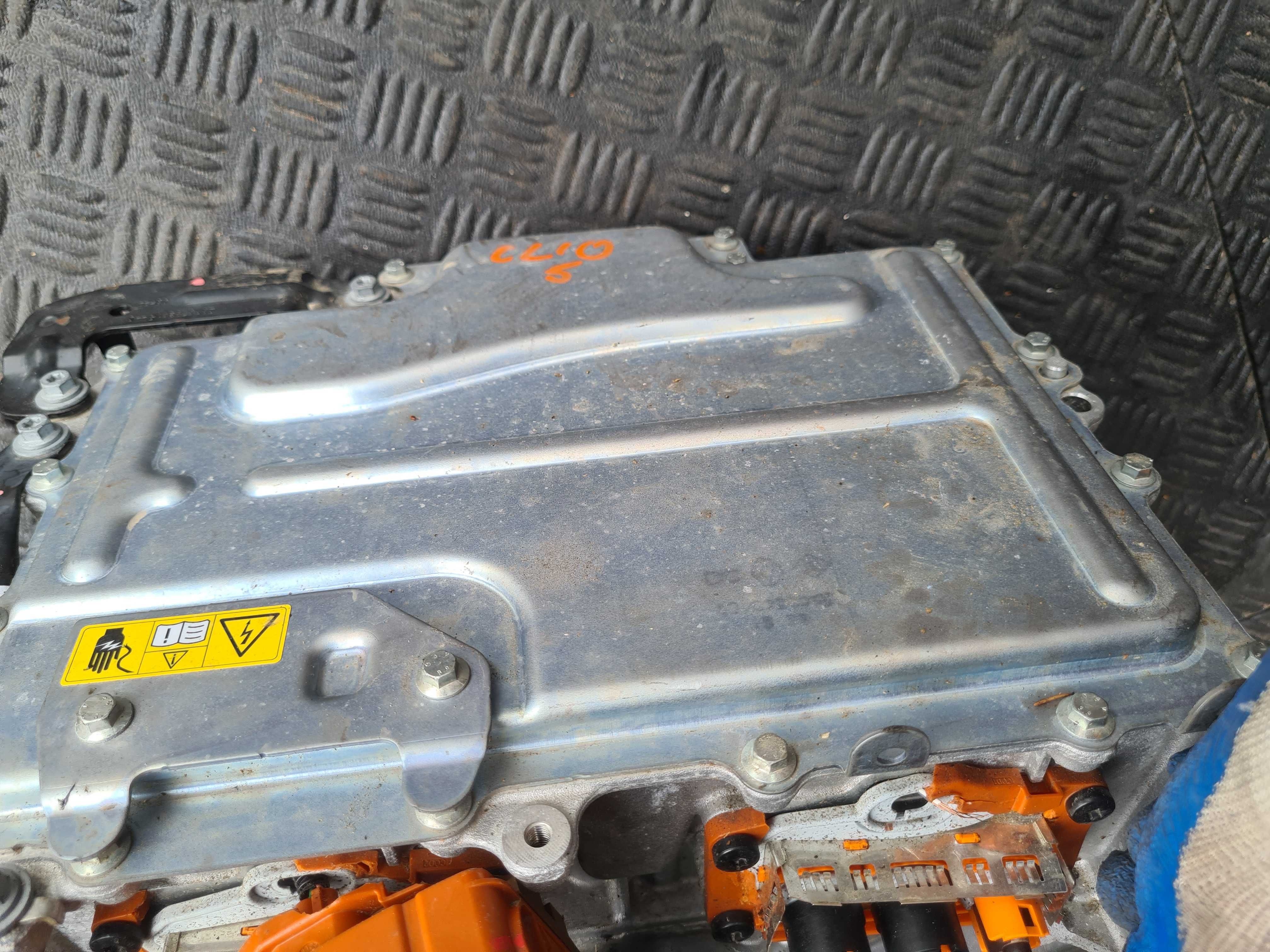 Renault Clio V 1.6 E-TECH hybrid 22r konwerter przetwornica baterii