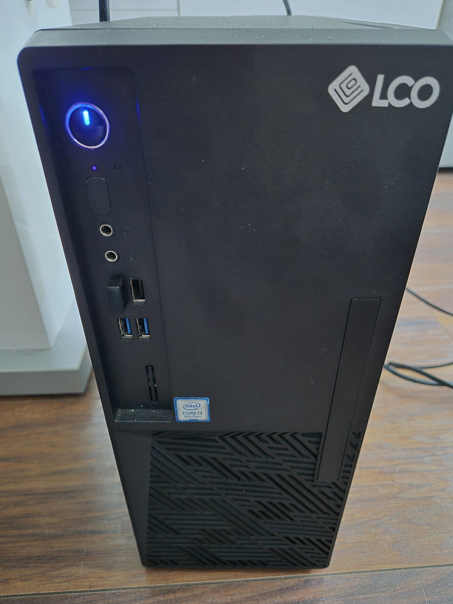 Komputer stacjonarny LCO Pro 2110 wraz z monitorem samsung 24"