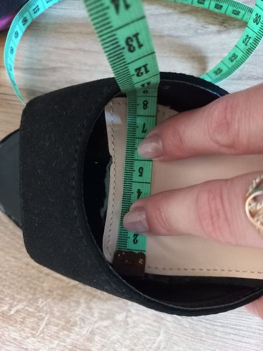 Жіночі босоніжки