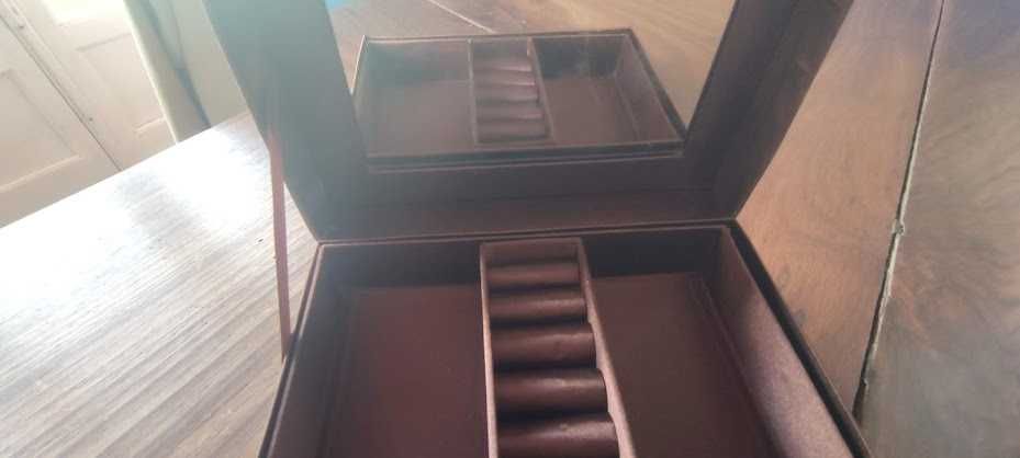 Caixa de Costura Antiga