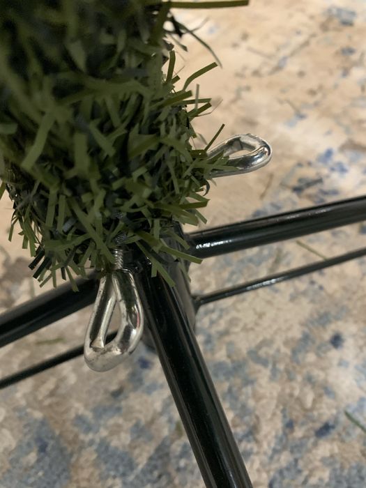 Árvore de Natal com pinhas e apontamentos de neve - 1,80m