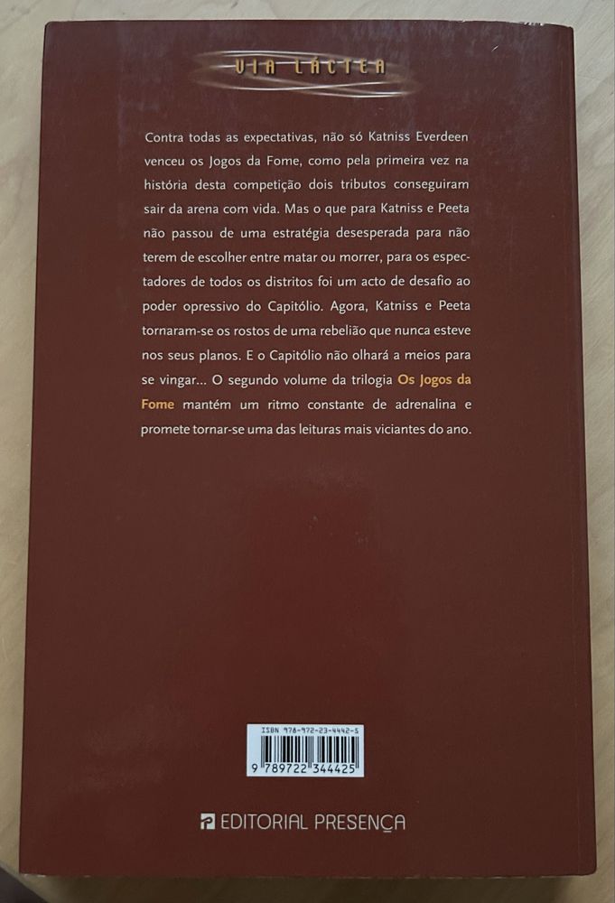Coleção “Jogos da Fome” de Suzanne Collins
