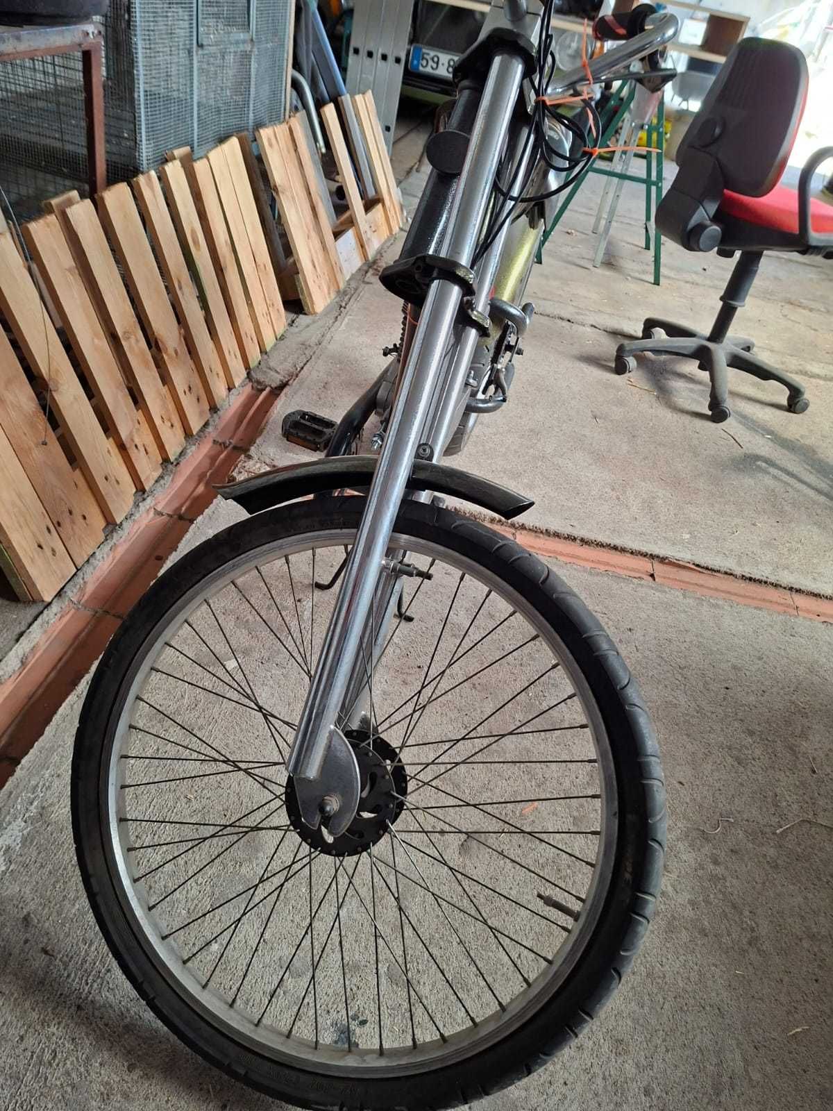 Bicicleta com motor