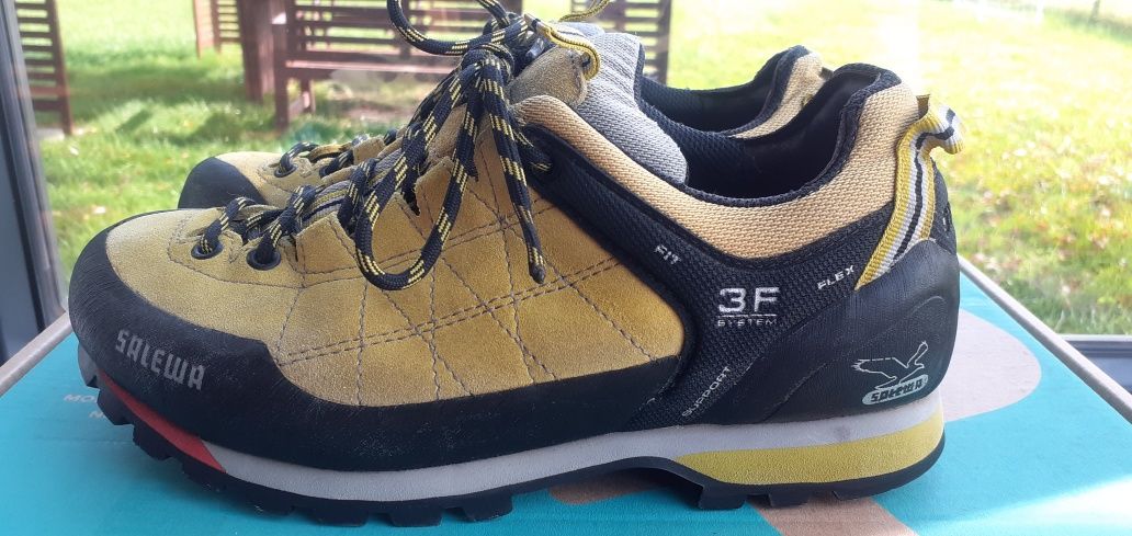 solidne skórzane buty trekkingowe terenowe Salewa R 39