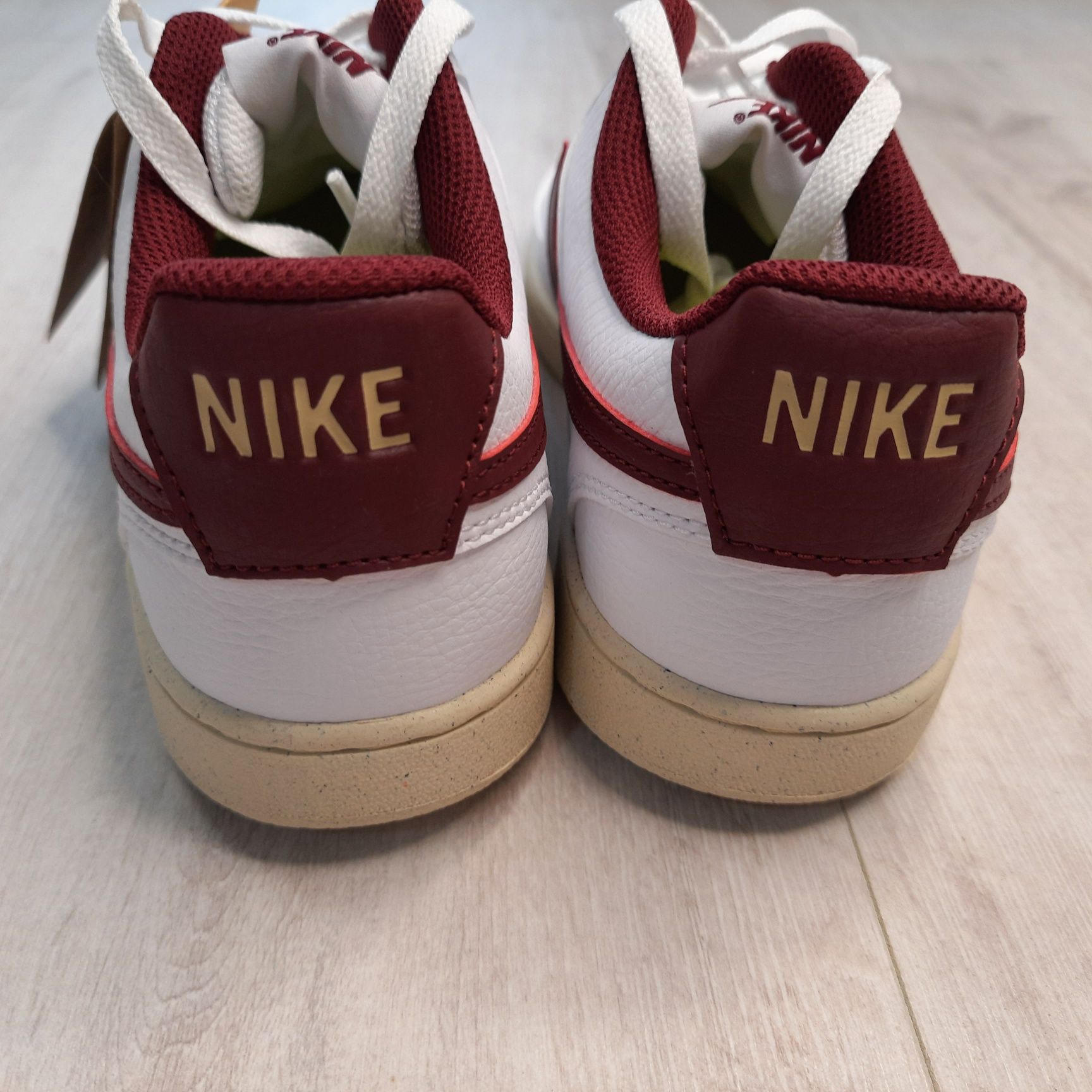 Оригінальні жіночі кросівки Nike COURT VISION LOW NEXT NATURE WHITE DH