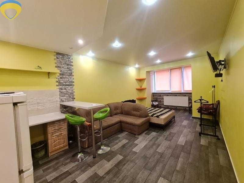 Велика квартира-студія З РЕМОНТОМ у новому комплексі на Старицького