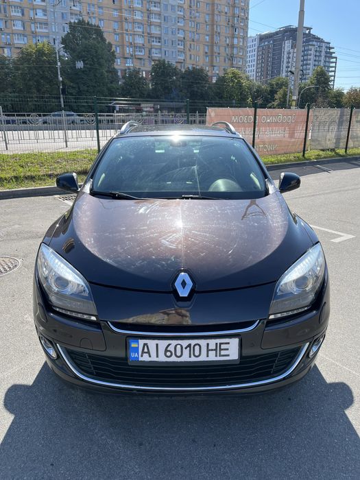 Продам авто в чудовому технічному стіні ,  деталі за телефоном !!