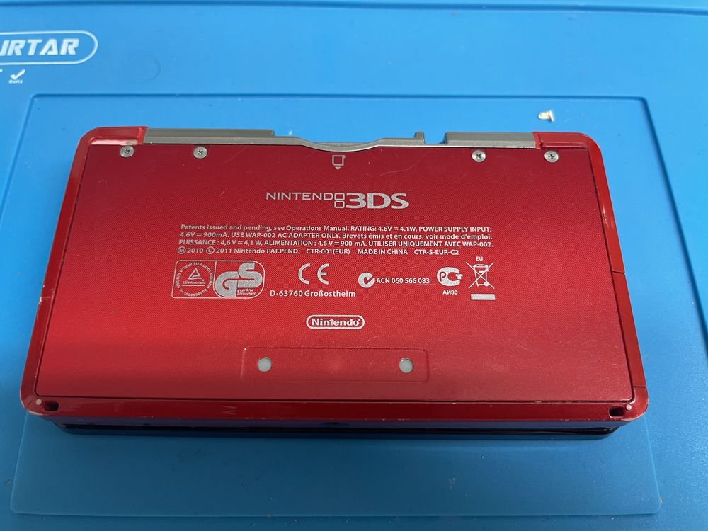 Nintendo 3DS com carregador