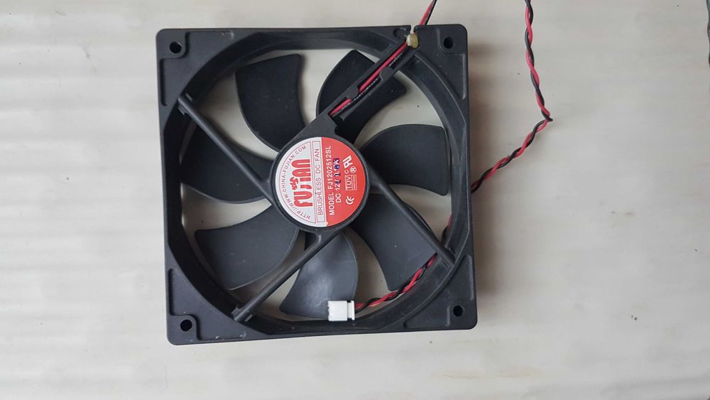 Wentylator wiatrak komputerowy  DC-12V 0/10A