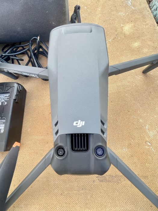 Квадрокоптер DJI Mavic 3 Fly More Combo