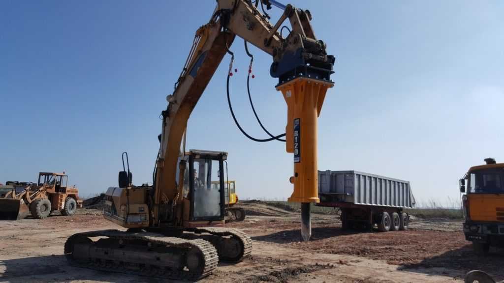 Młot hydrauliczny ARROWHEAD R120 do koparek 16-21 ton