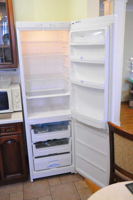 Холодильник Whirpol двух компрессорный