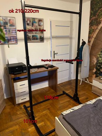 Stacjonarny drążek do podciągania z poręczami do dipów