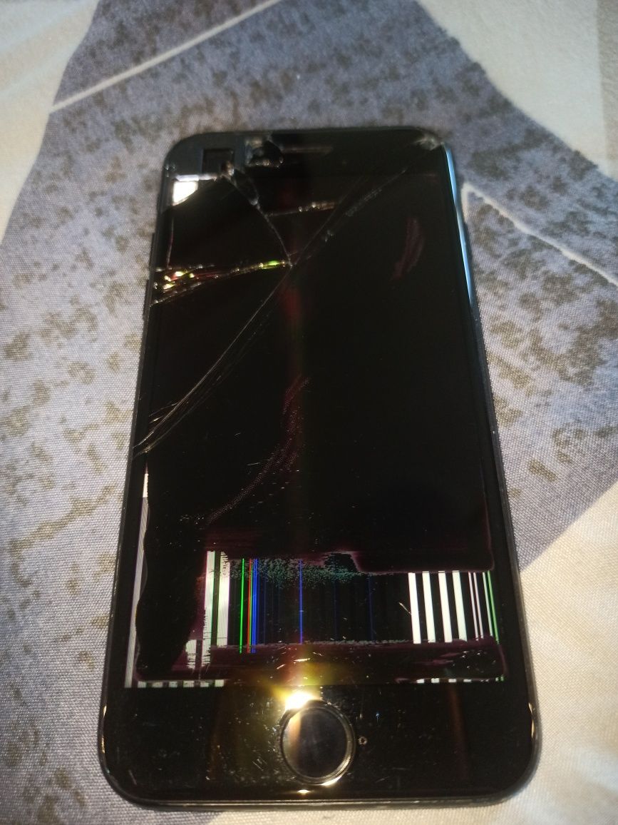 iPhone 7 на 128gb.На запчасти