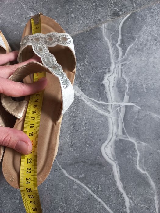 Klapki INBLU rozmiar 38 na platformie MAŁO UŻYWANE