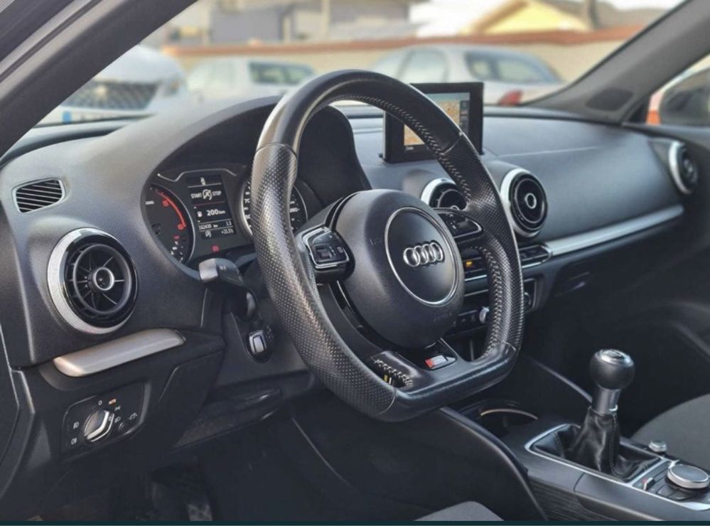 Audi A3 S-line cinzento 184 CV