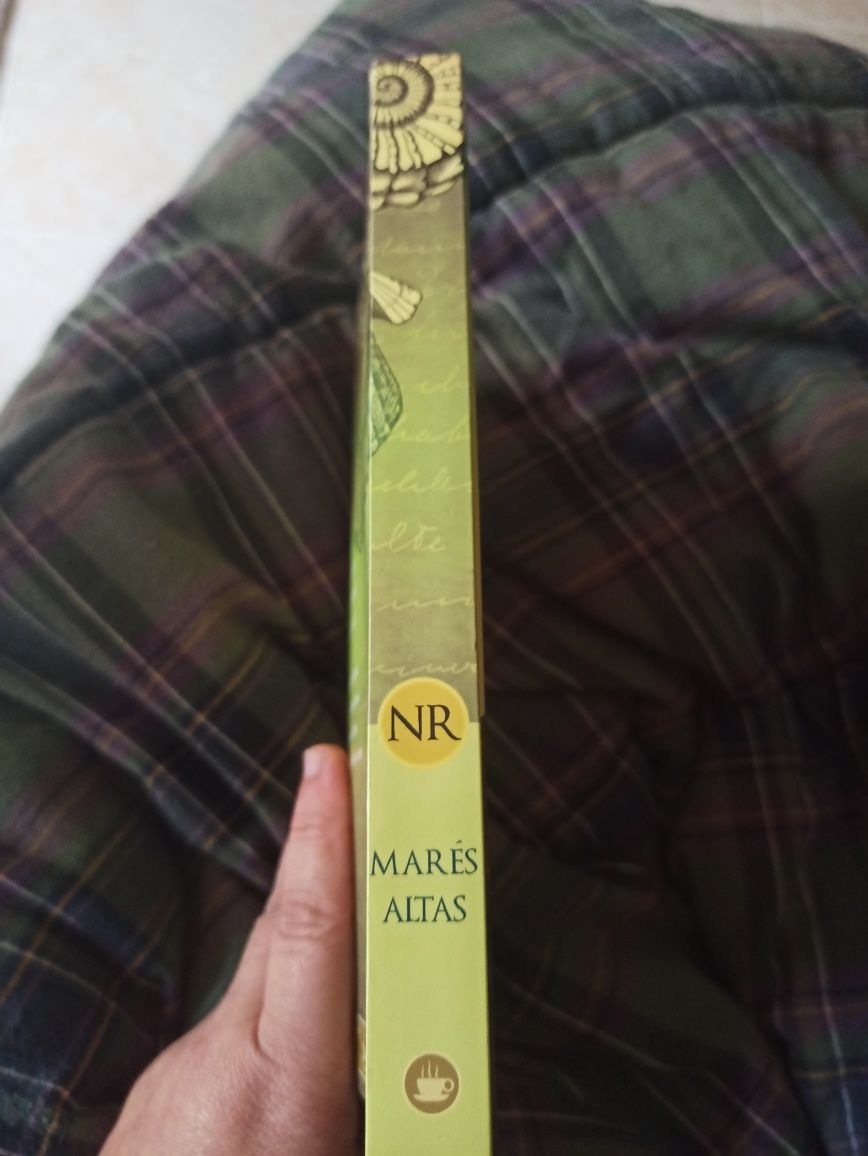 Livro Nora Roberts - Mares altas