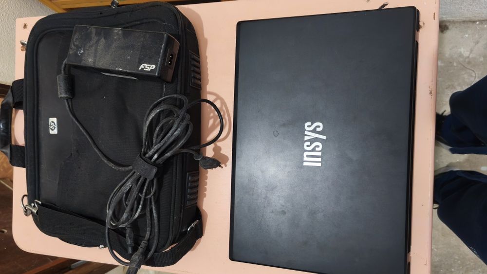 Pcs antigos e monitores e impressora