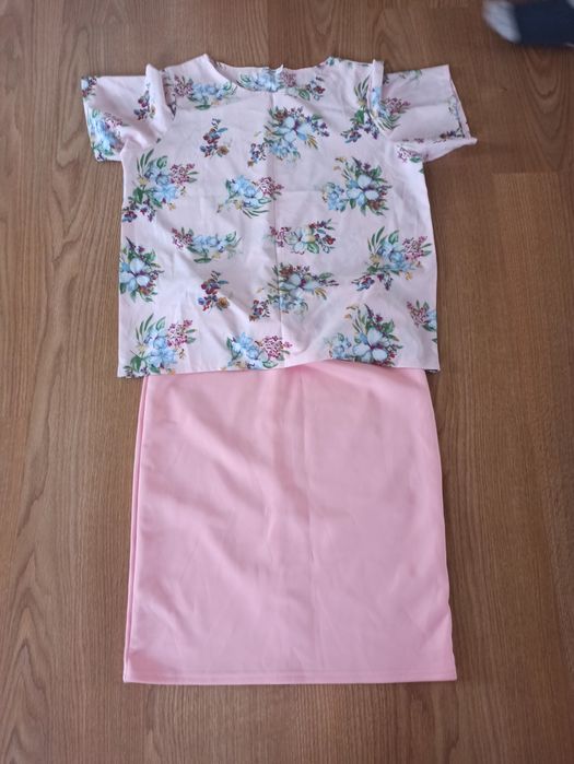 Жіночий літній костюм