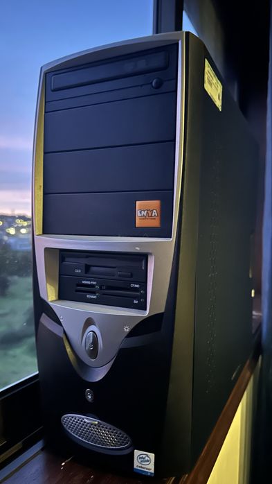 Torre de computador Desktop Gritemaster - ideal para colecionadores/pe