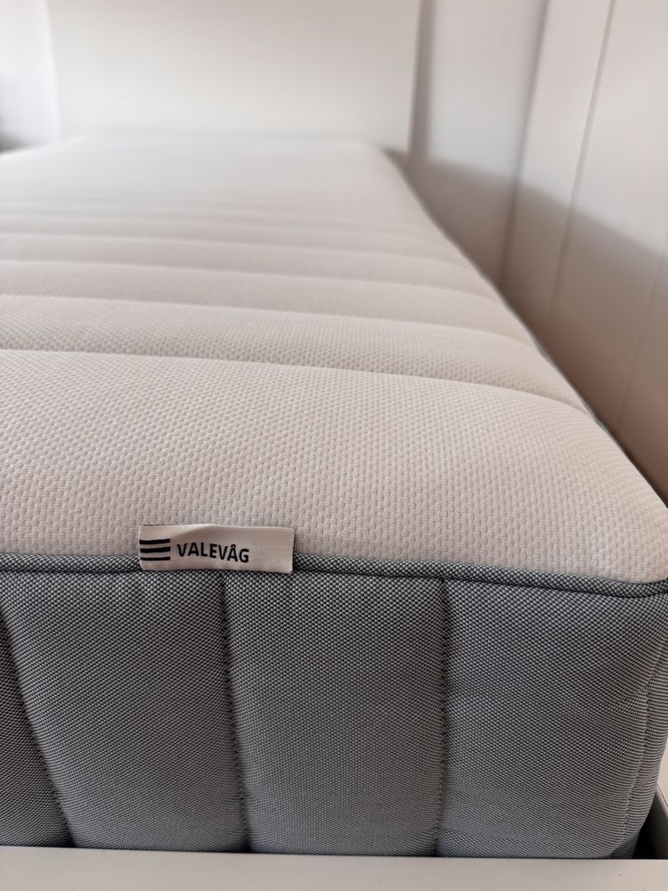 Cama Malm e Colchão Valevåg “solteiro” IKEA