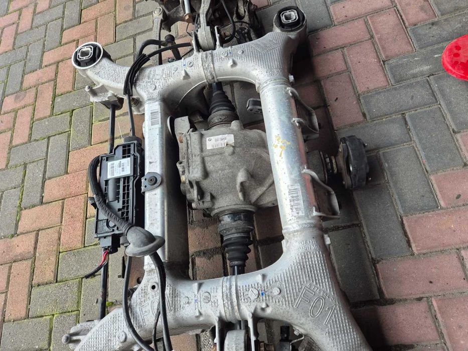 задня балка ричаг цапфа редуктор супорт бмв 7 серія F01