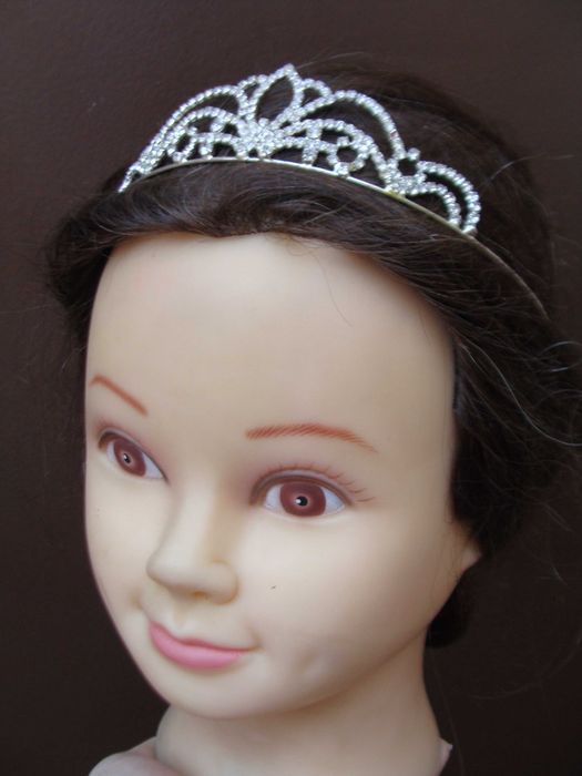 много костюмов! 3-4,5-6,7-8  Эльза платье с украшением на голову