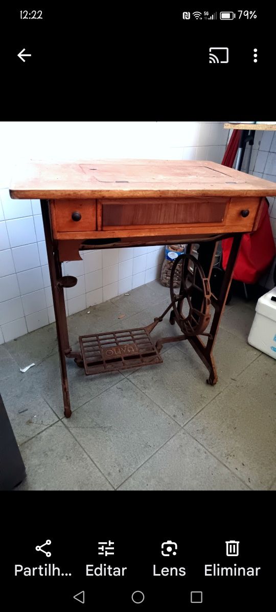 Antigo móvel em madeira c/máquina costura OLIVA