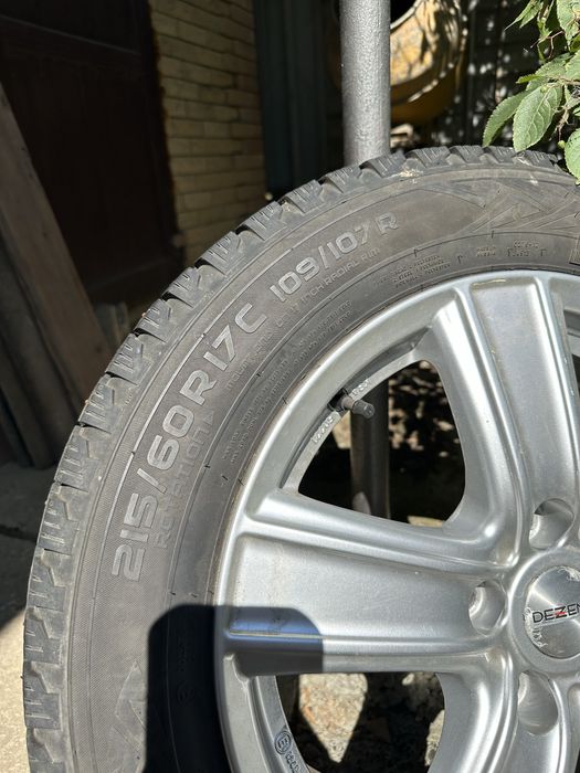Диски з шинами Dezent 5*120