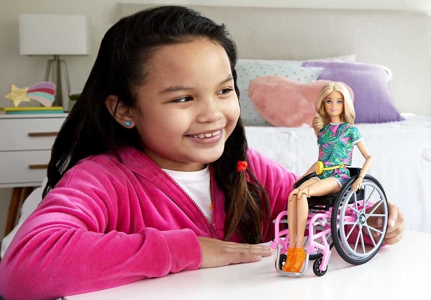 Барби в кресле-коляске Barbie Fashionistas with Wheelchair and Ramp