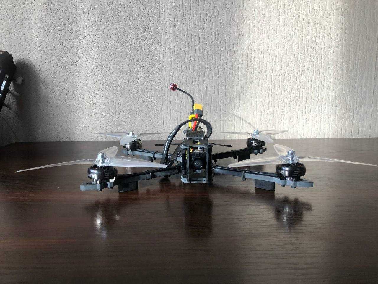 Продам FPV SpeedeBee дрон