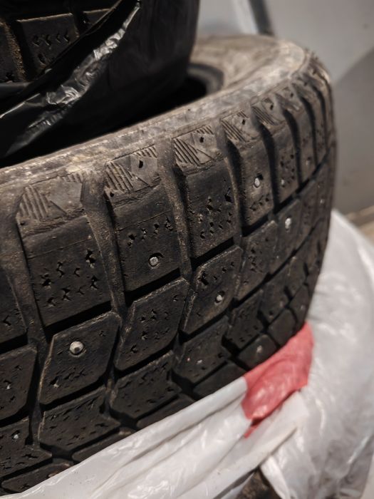 Продам зимнюю резину шип dayton 205 55 r16 комплект