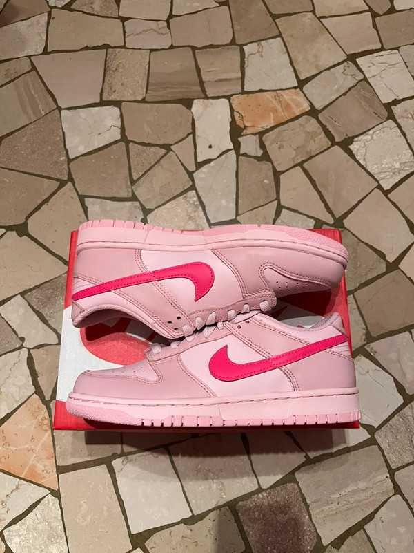 Nike Dunk Low Triple Pink (GS) 38