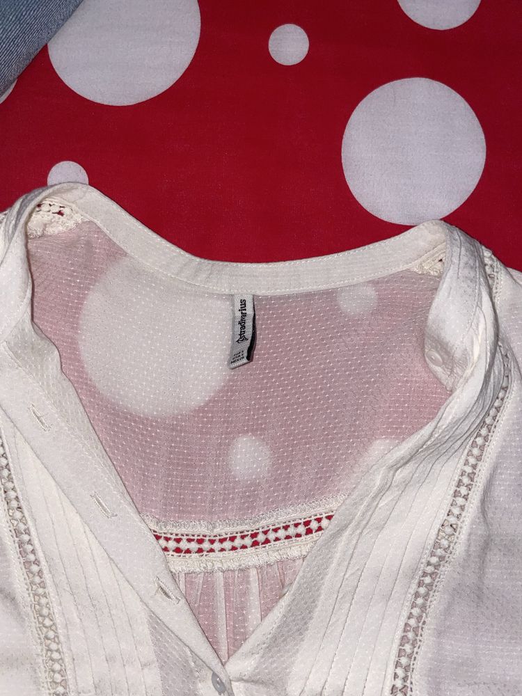 Blusa branca stradivarius