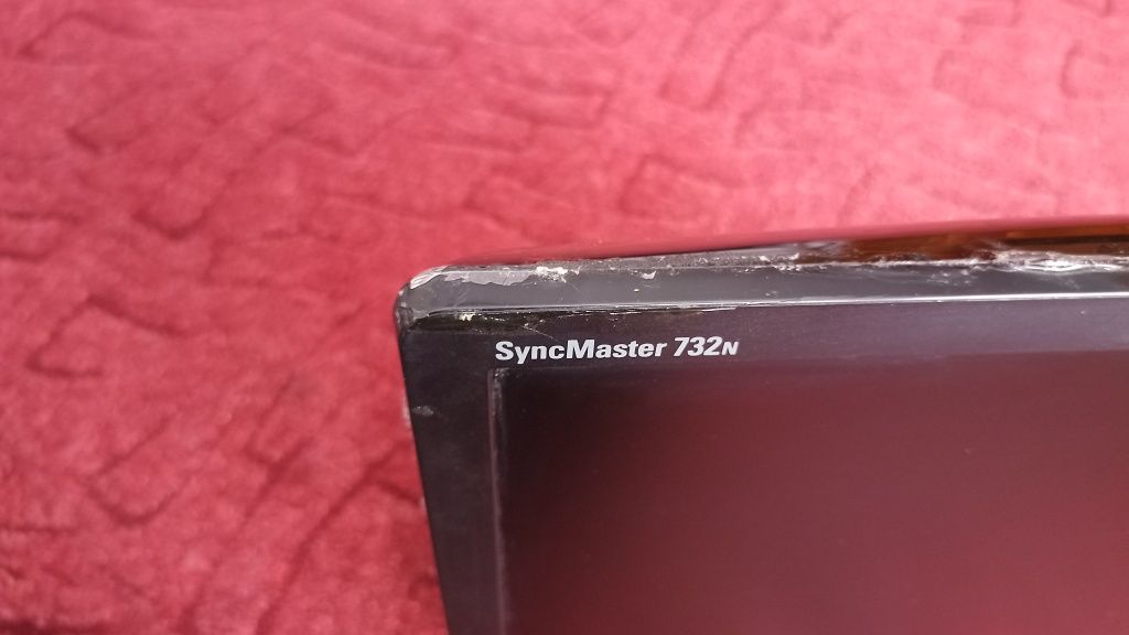 Монітор SAMSUNG SyncMaster 732n 17 дюймів