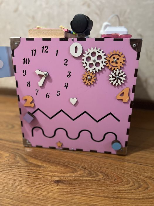 Бізікуб 30х30 для дівчинки