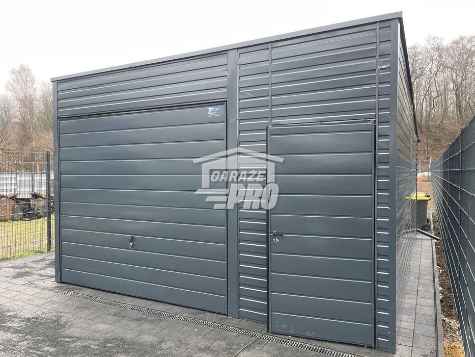 Garaż blaszany 4,5x6  antracyt drzwi +  okno  Dach spad w tył  GP109