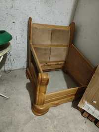 Drewniany fotel do renowacji