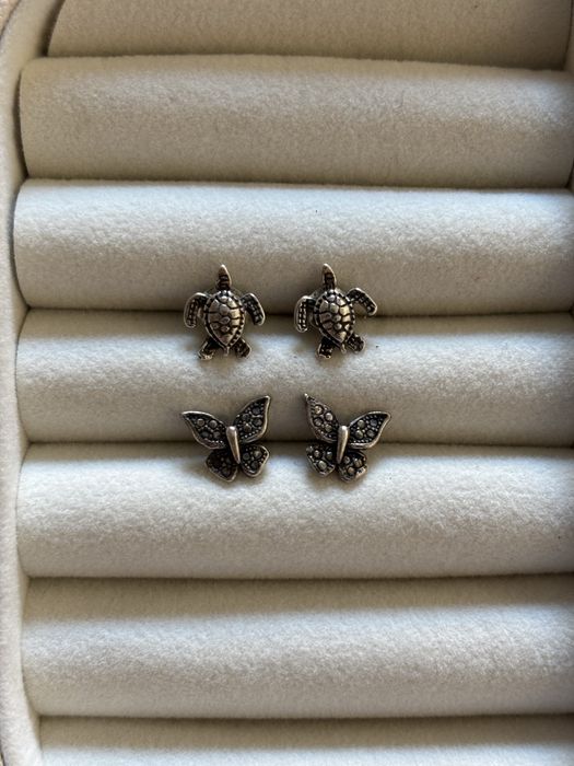 brincos pequenos prata (borboleta e tartaruga)