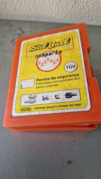 Pernos de segurança de rodas BMW e SAAB 9000